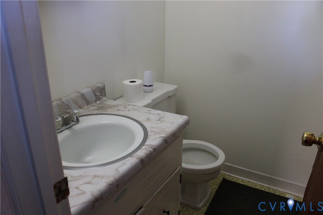 206 Fairfax Ave Property Photo 12