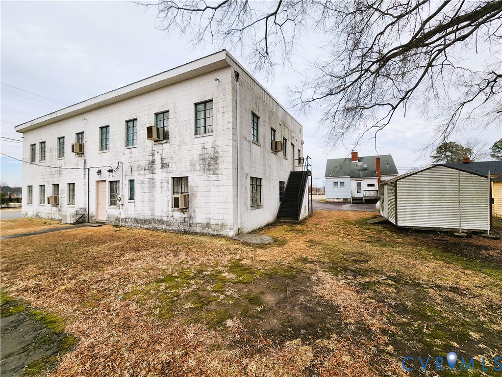 21000 Chesterfield Ave Property Photo 5