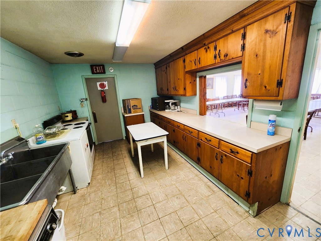 21000 Chesterfield Ave Property Photo 15