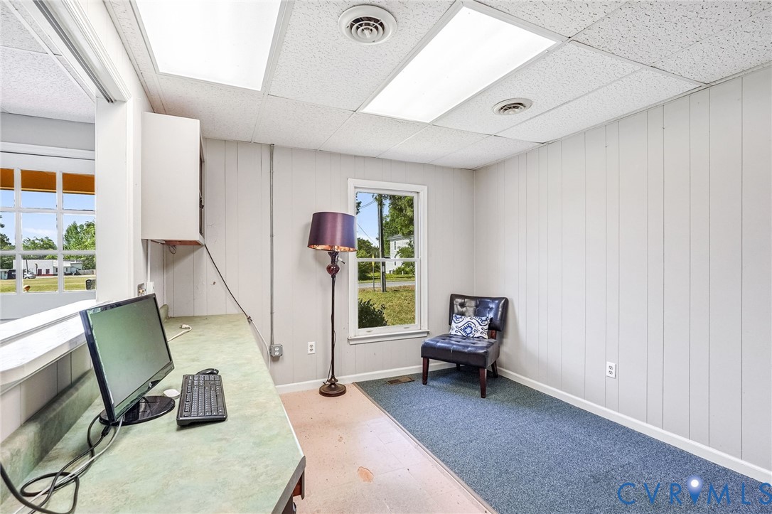 10806 Rives Ave Property Photo 5