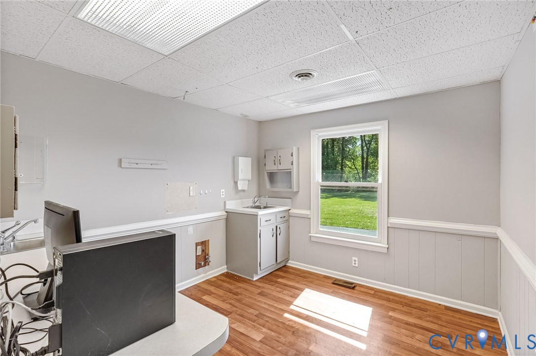 10806 Rives Ave Property Photo 15