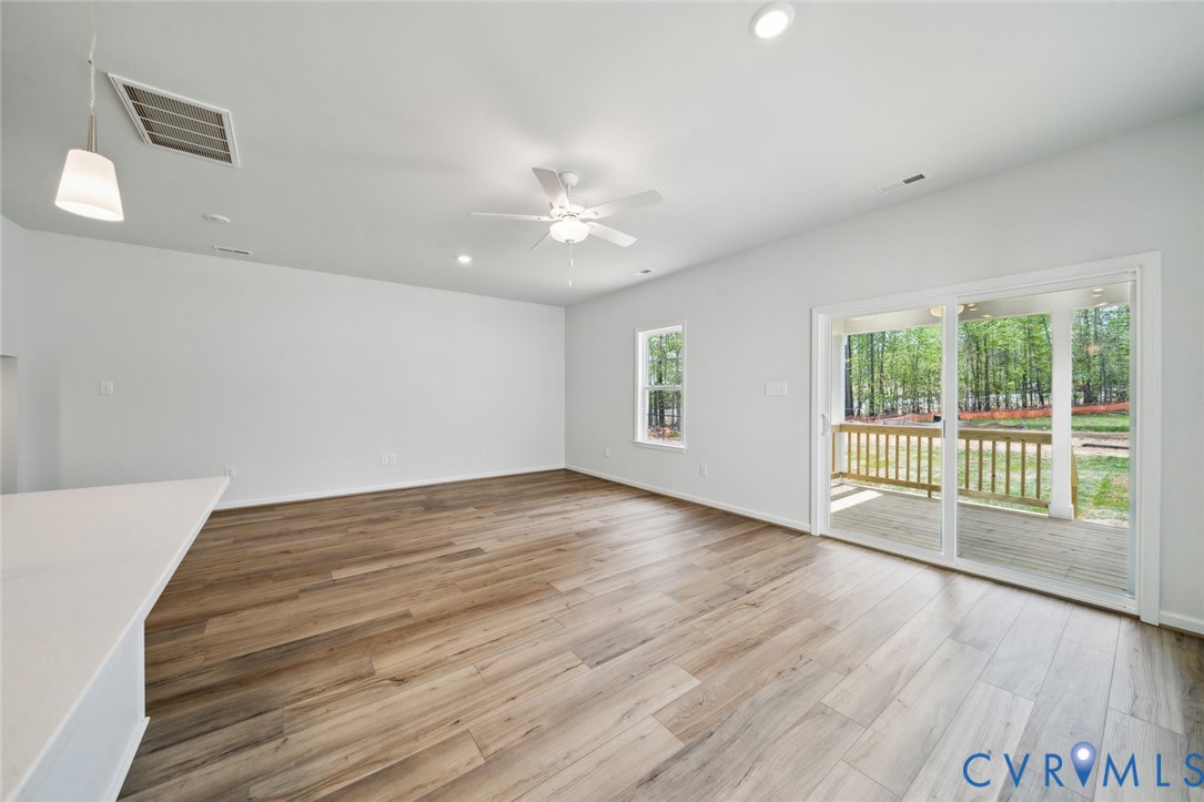 6476 Lila Crest Ln Property Photo 2