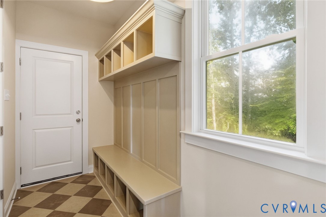 17212 Shoreland Dr Property Photo 19