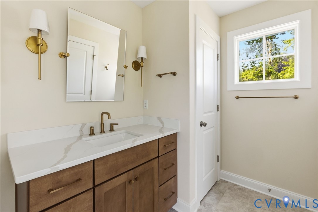 17212 Shoreland Dr Property Photo 32