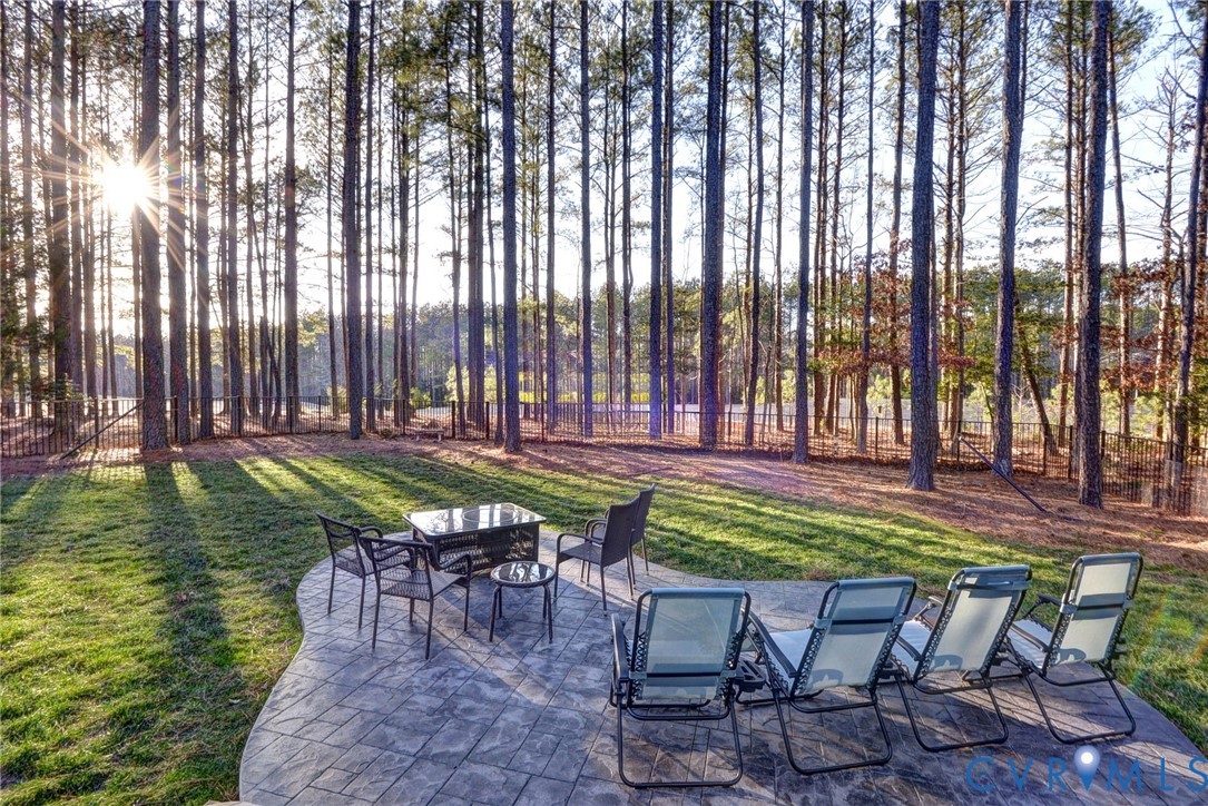 5156 Brandon Pines Dr Property Photo 8