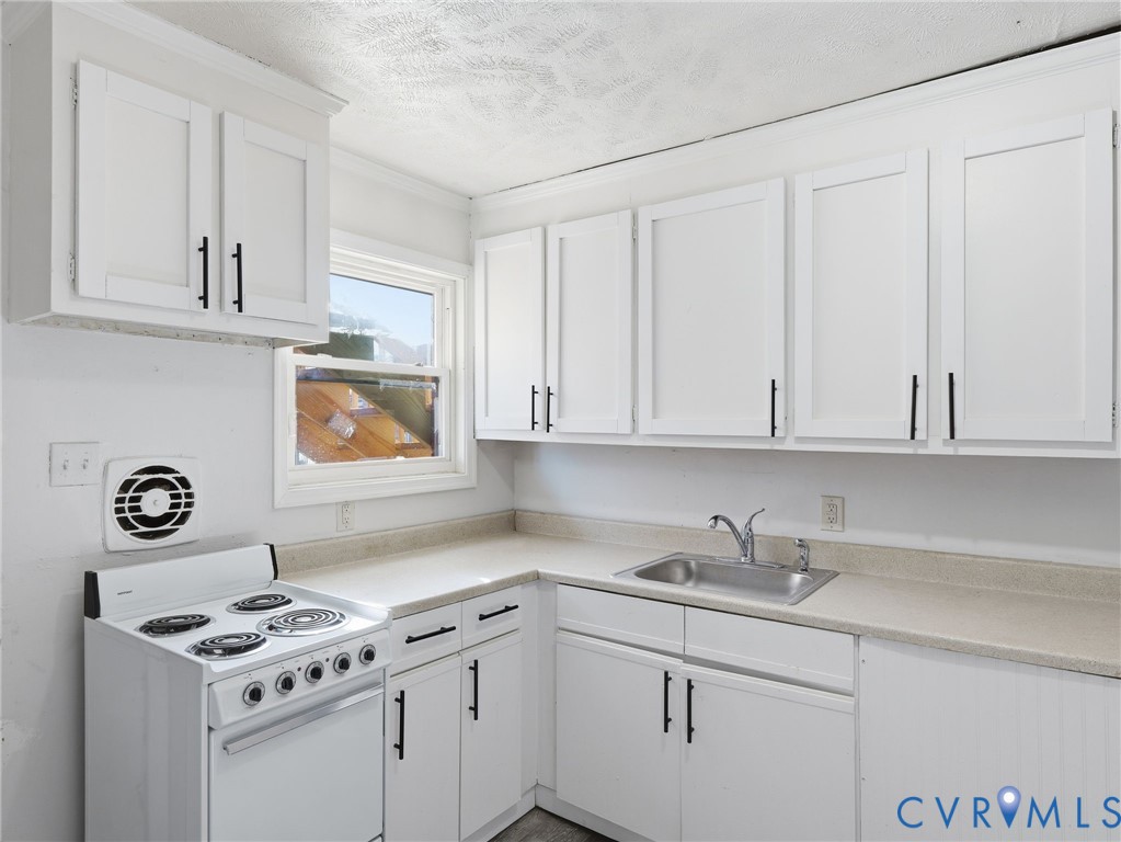 2115 Phaup St Property Photo 6