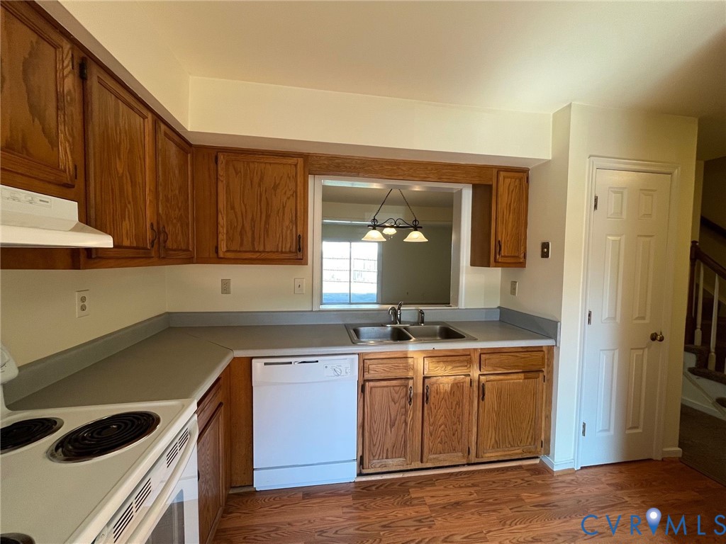 8704 Hermitage Trace Cir Property Photo 7