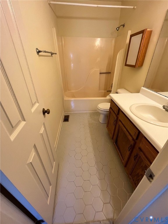 8704 Hermitage Trace Cir Property Photo 12