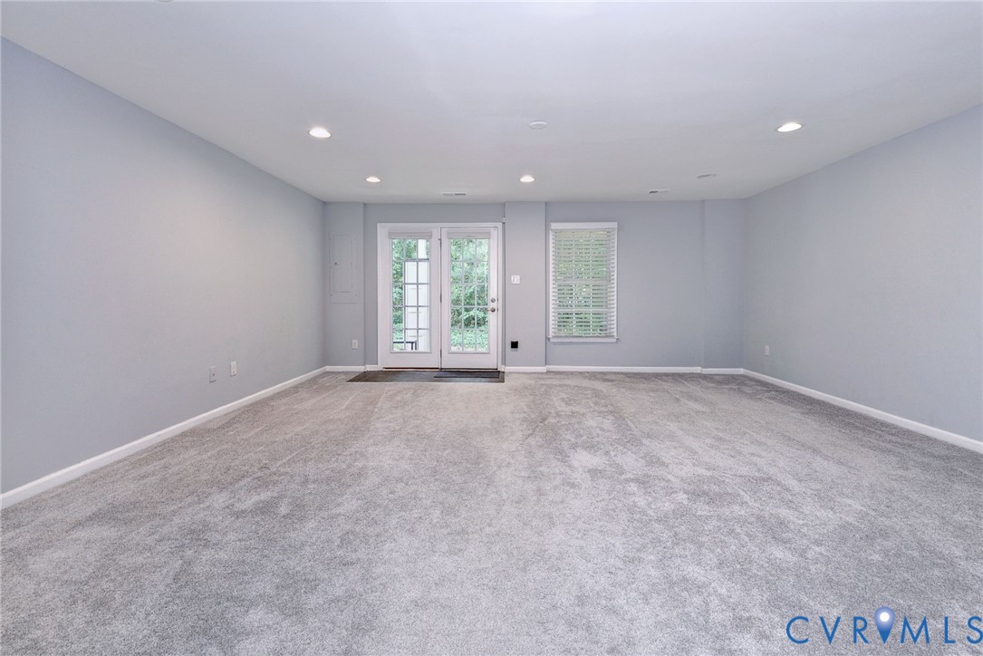 125 Parkway Ct Property Photo 6