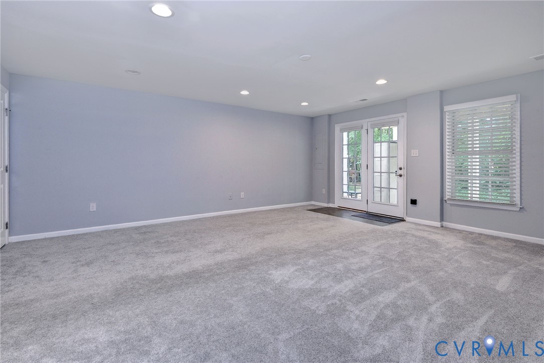 125 Parkway Ct Property Photo 8