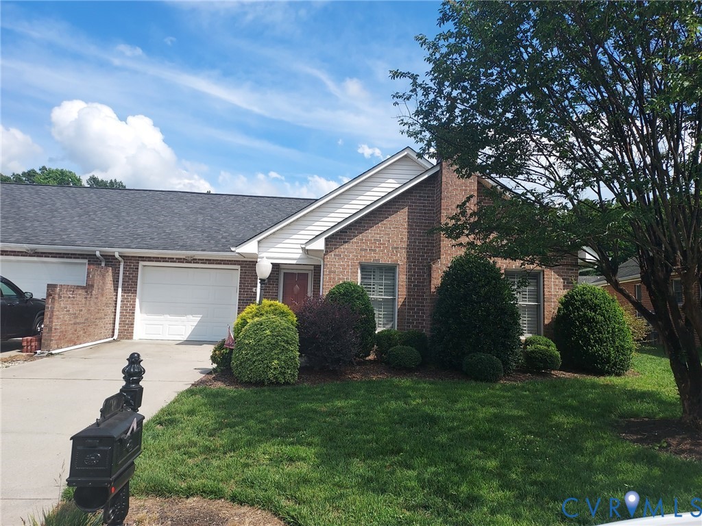 411 Stone Hearth Ct Property Photo 1
