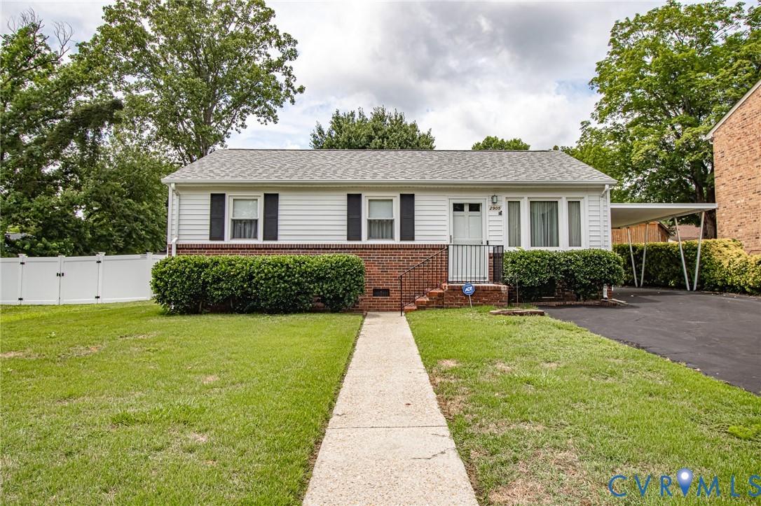 2905 Maple St Property Photo 1