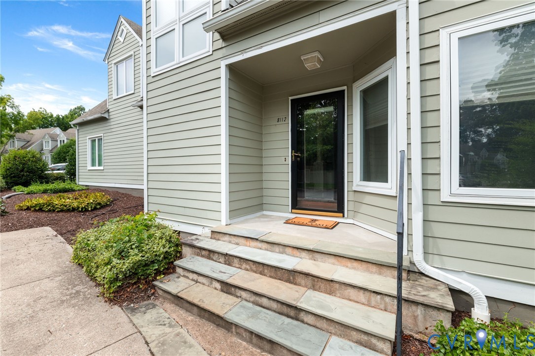 8112 Greystone East Cir Property Photo 1