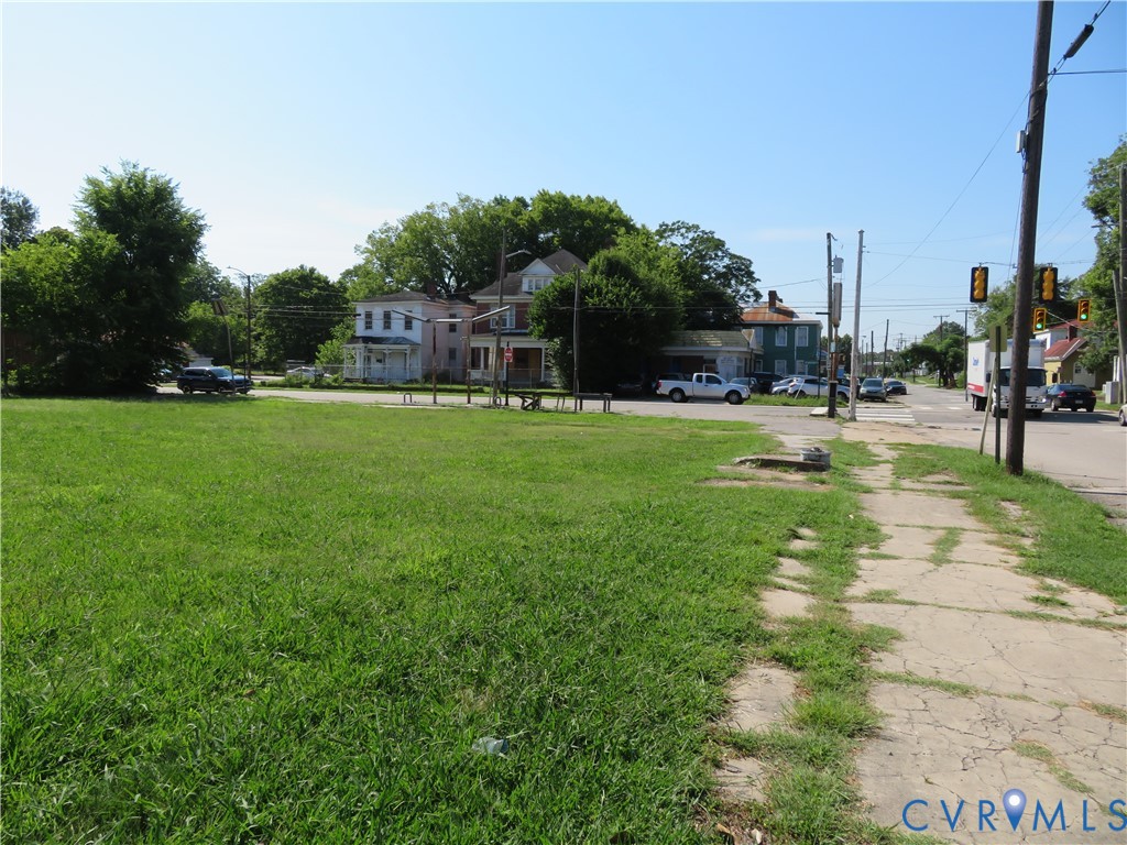 717 W Washington St Property Photo 1