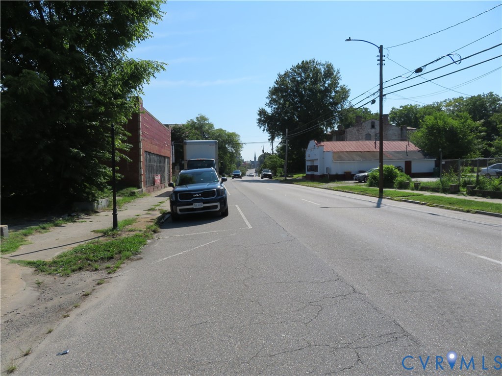 717 W Washington St Property Photo 5