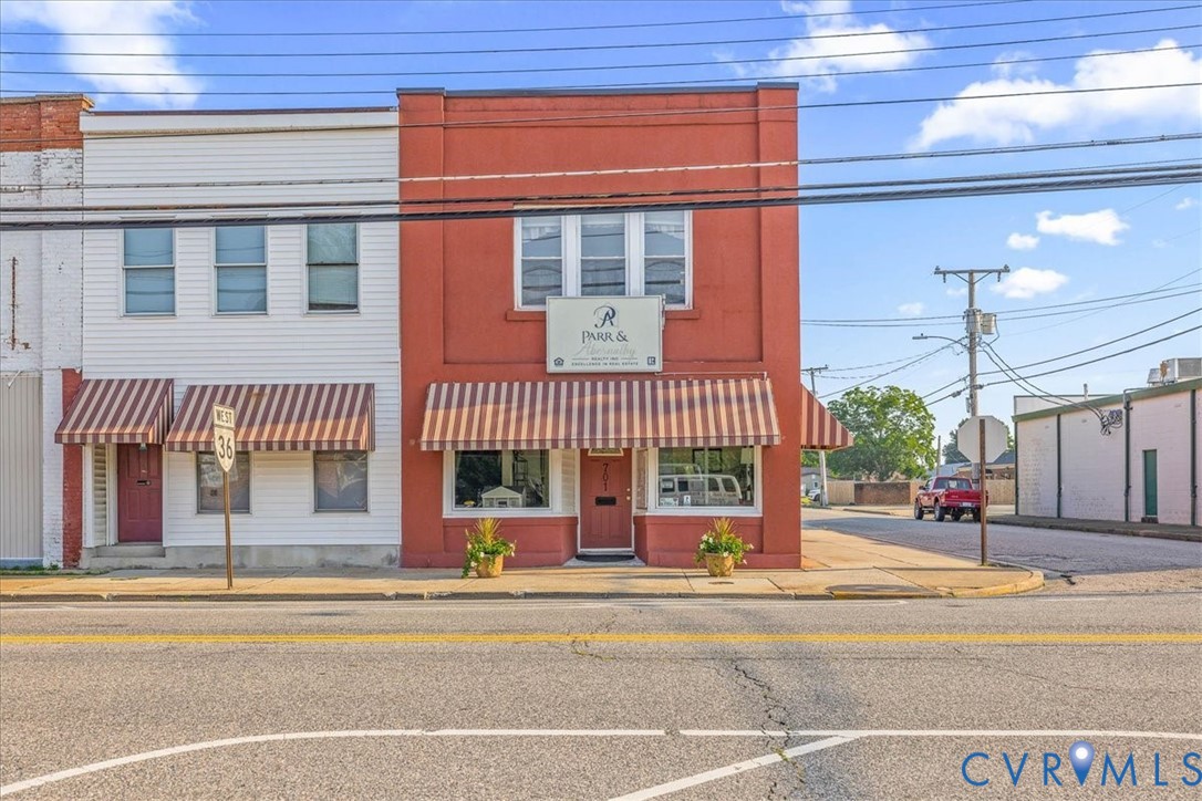 701 W Broadway Property Photo 1