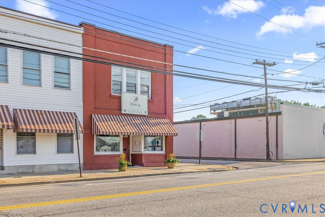 701 W Broadway Property Photo 2