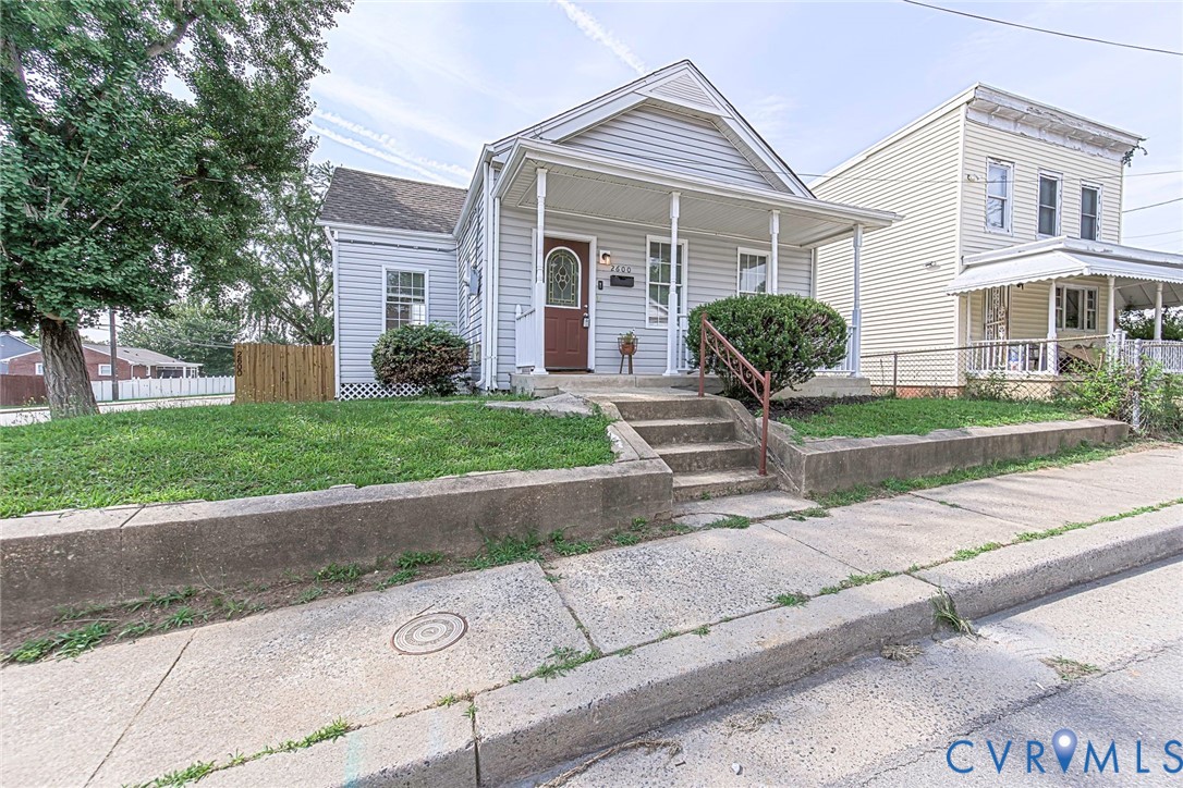 2600 Porter St Property Photo 1