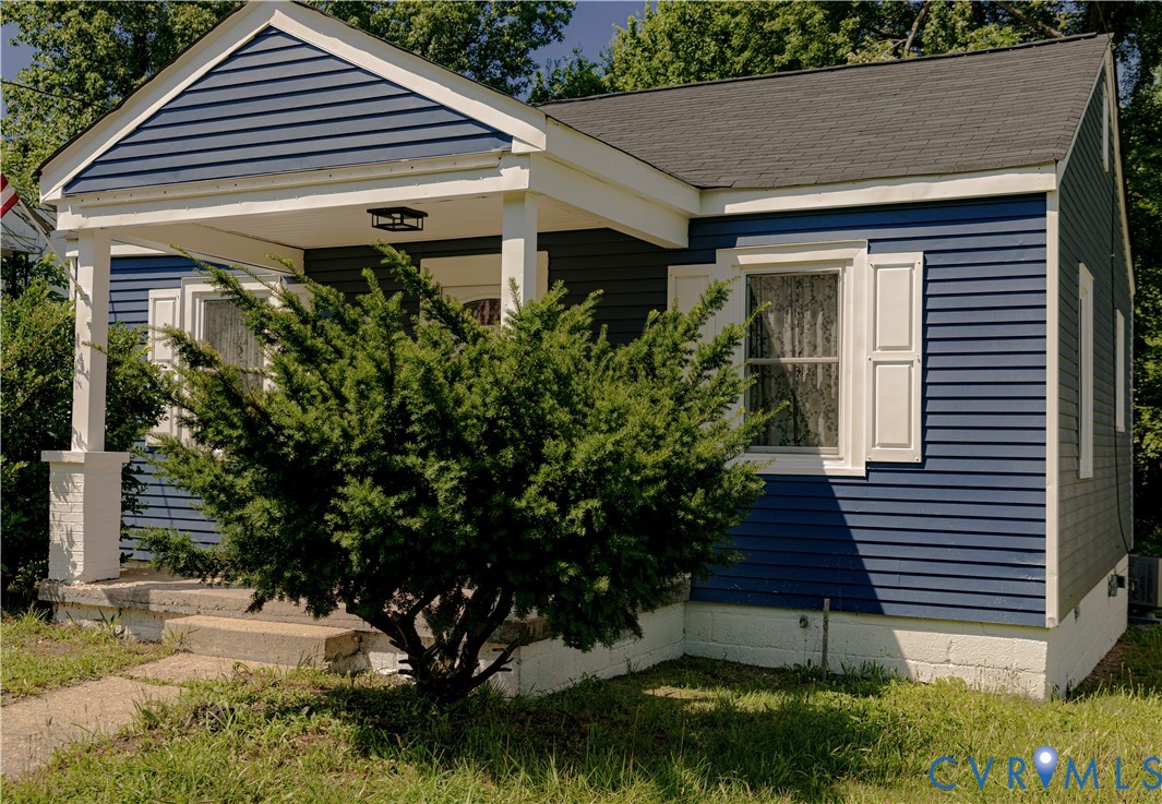 424 Elm St Property Photo 3