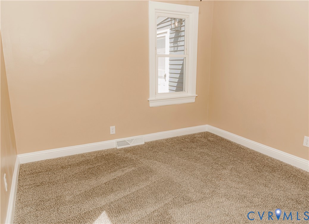 424 Elm St Property Photo 15
