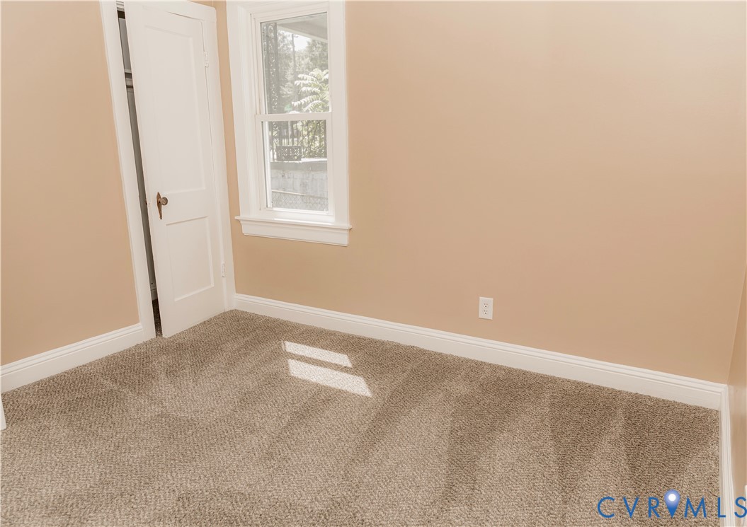 424 Elm St Property Photo 16