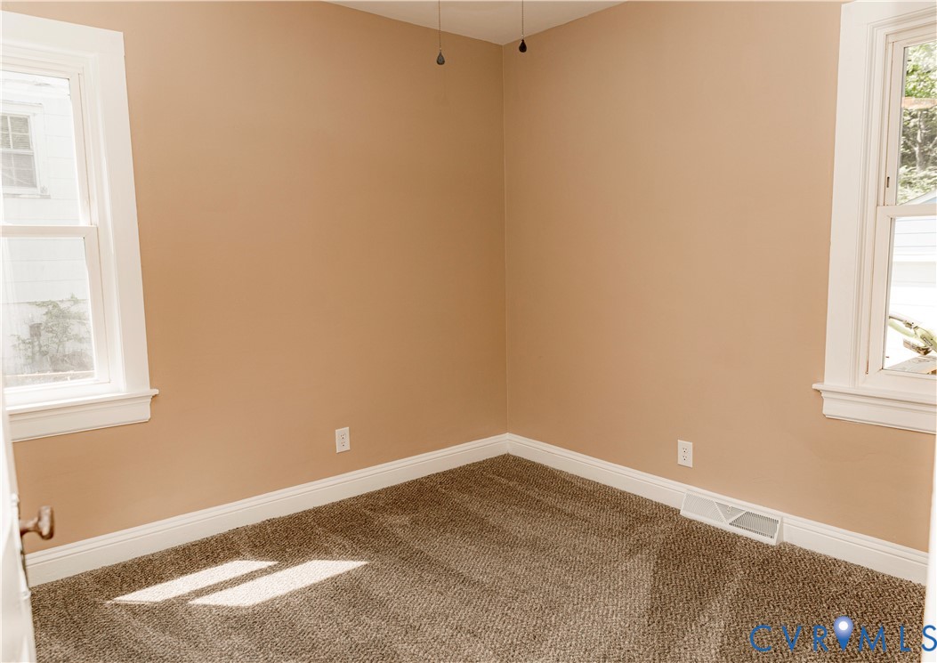 424 Elm St Property Photo 17