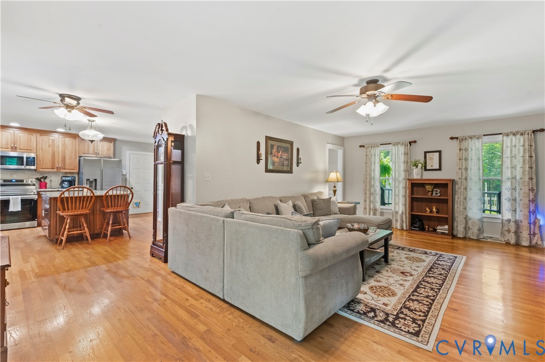12316 Spur Ln Property Photo 11