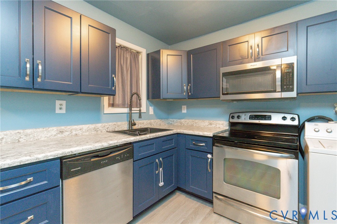3706 Luckylee Cres Property Photo 10