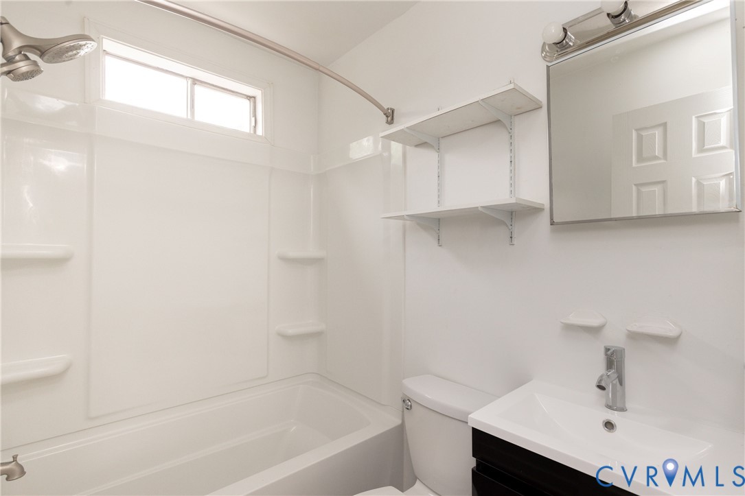 3706 Luckylee Cres Property Photo 20