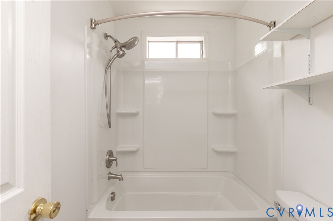 3706 Luckylee Cres Property Photo 21