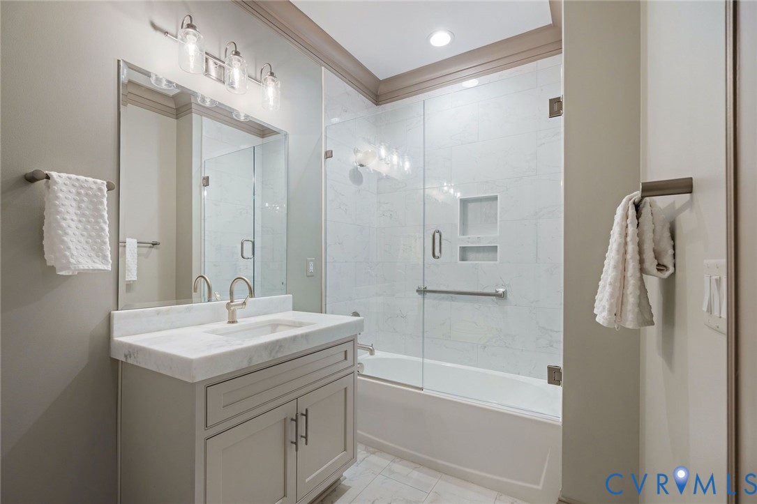511 Libbie Ave Unit#d Property Photo 5