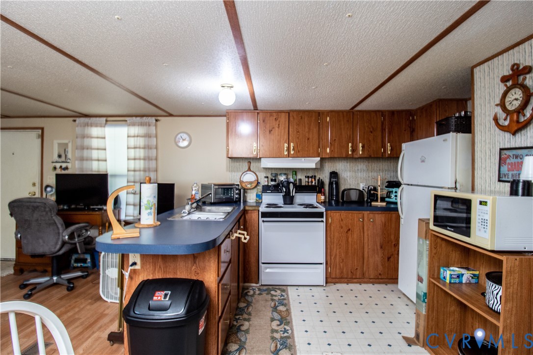 151 Ford Trl Property Photo 2