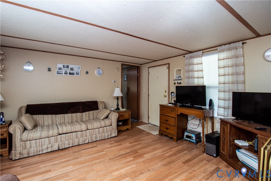 151 Ford Trl Property Photo 9