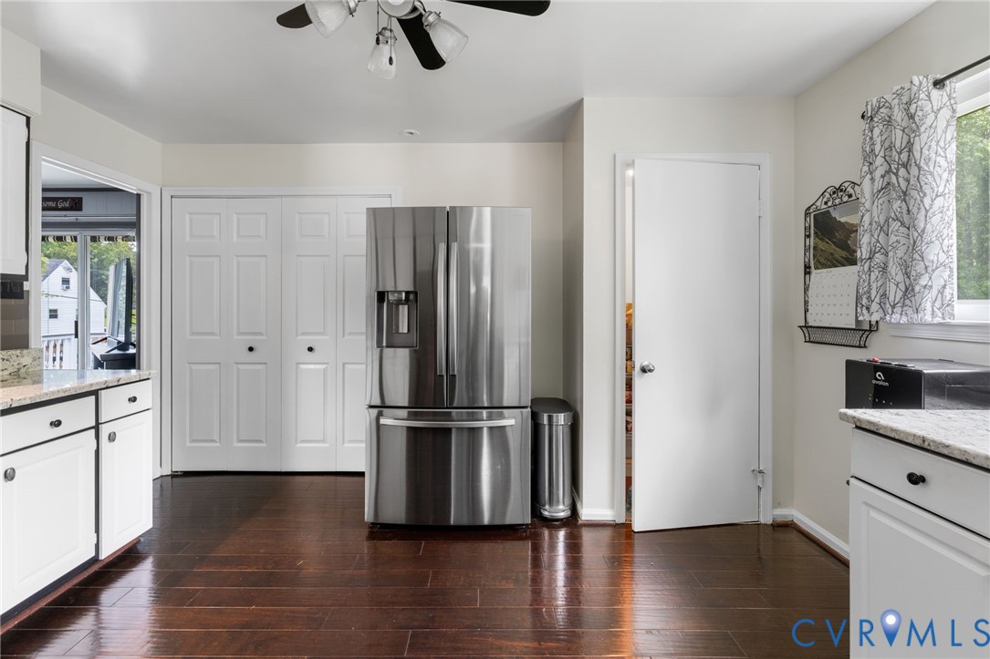 304 Washington Ct Property Photo 4