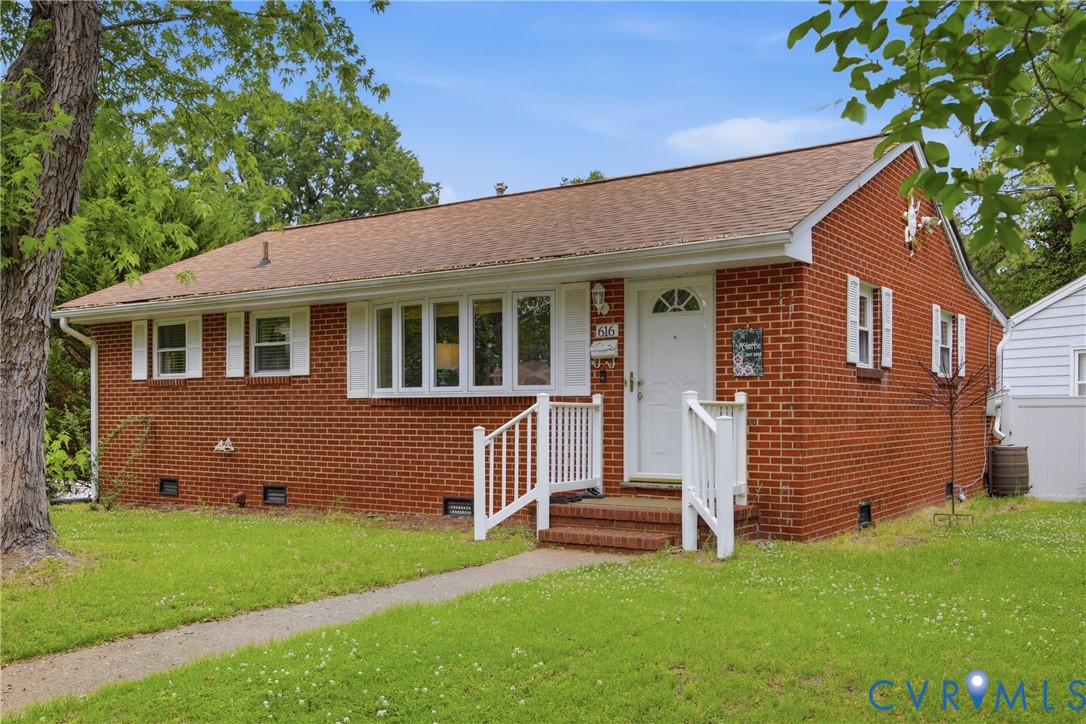 616 Pinehurst Ave