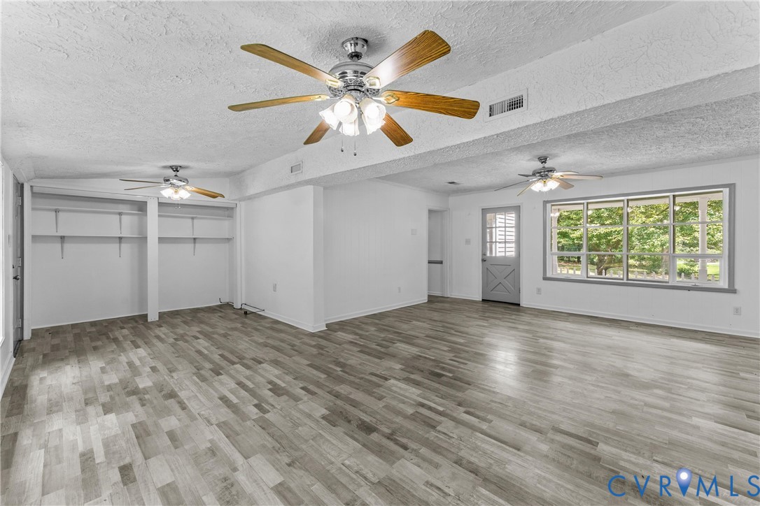 12870 King William Rd Property Photo 14