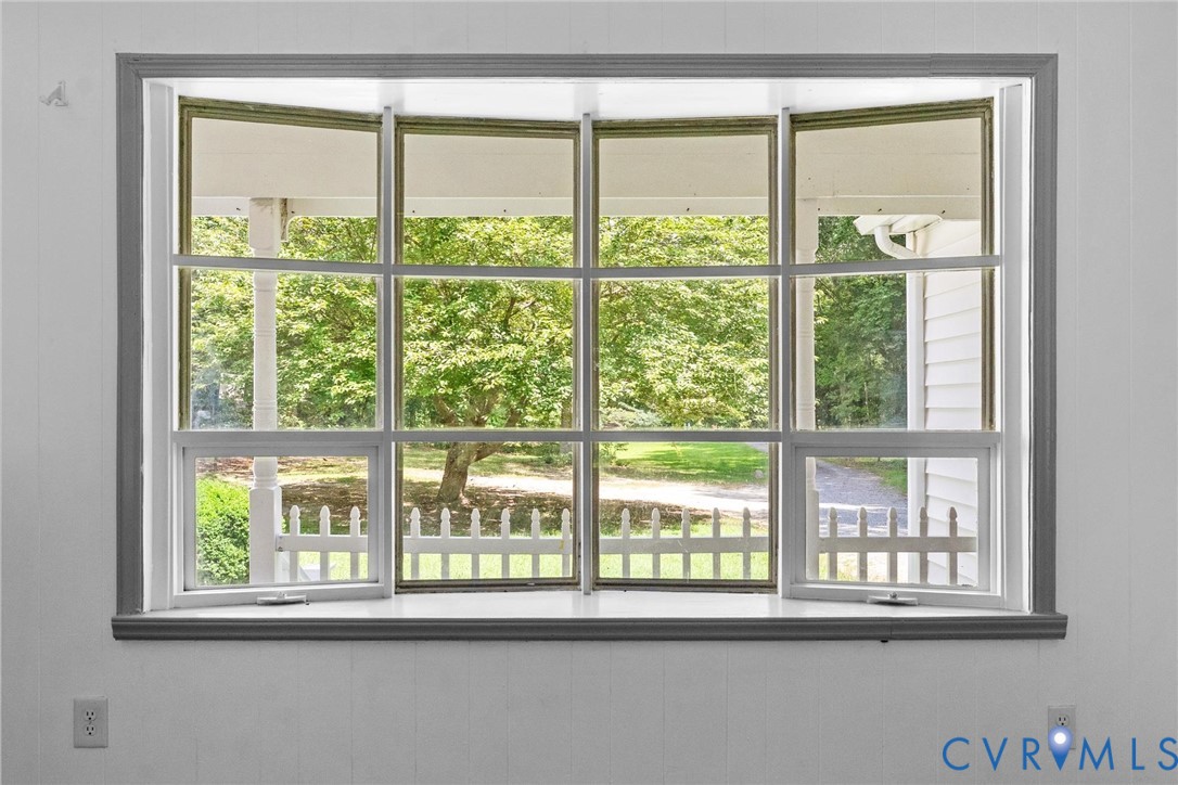 12870 King William Rd Property Photo 15