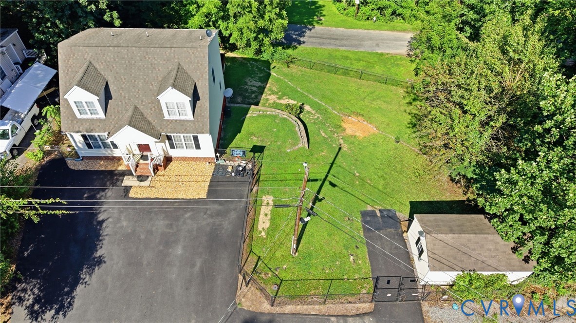 6401 Poplar Rd Property Photo 1