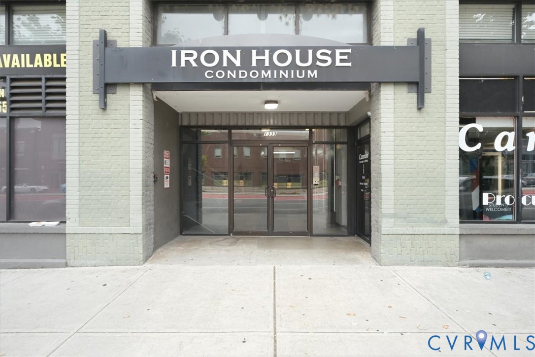 1333 W Broad St Unit#u204 Property Photo 1