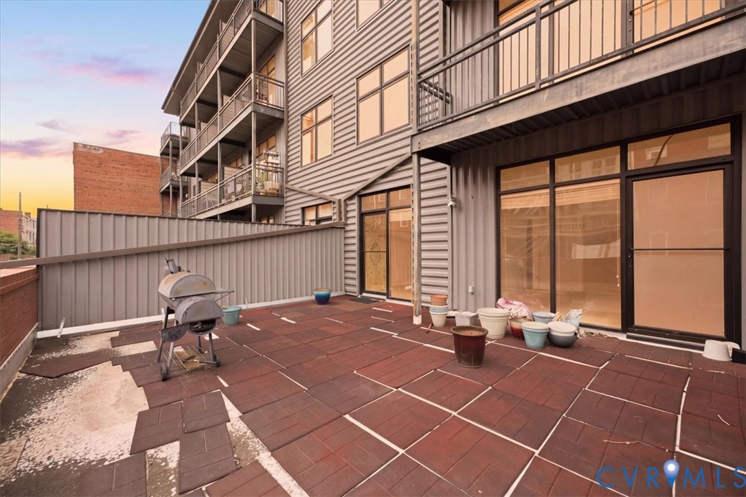 1333 W Broad St Unit#u204 Property Photo 2