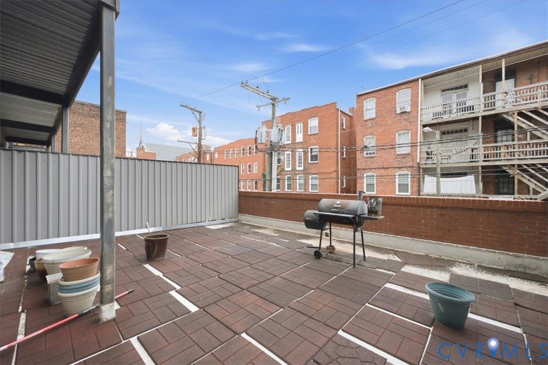 1333 W Broad St Unit#u204 Property Photo 4
