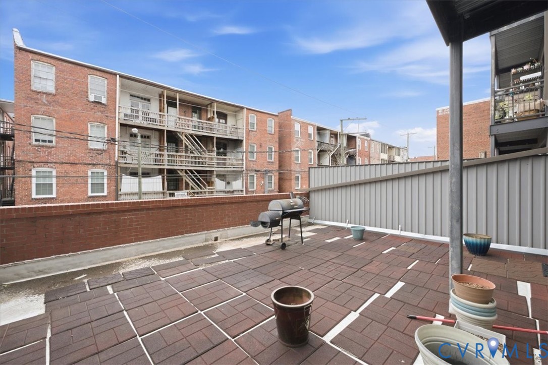 1333 W Broad St Unit#u204 Property Photo 5