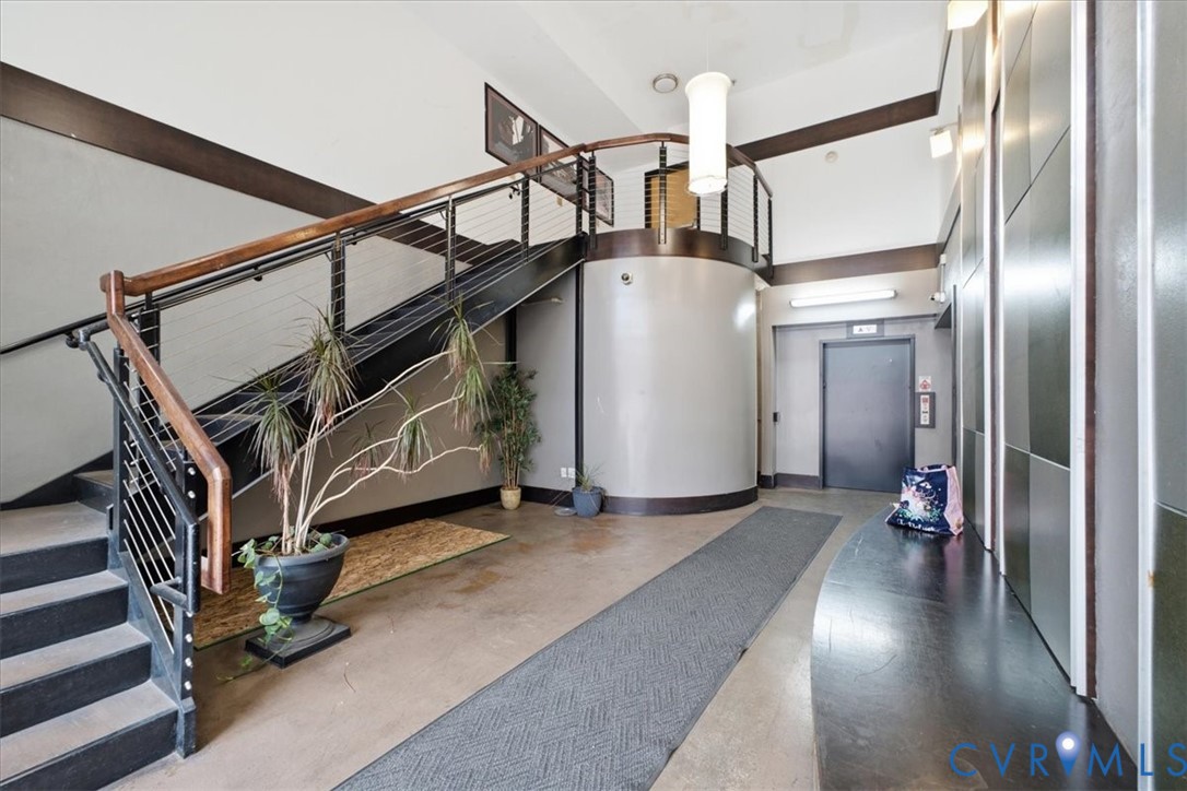 1333 W Broad St Unit#u204 Property Photo 8