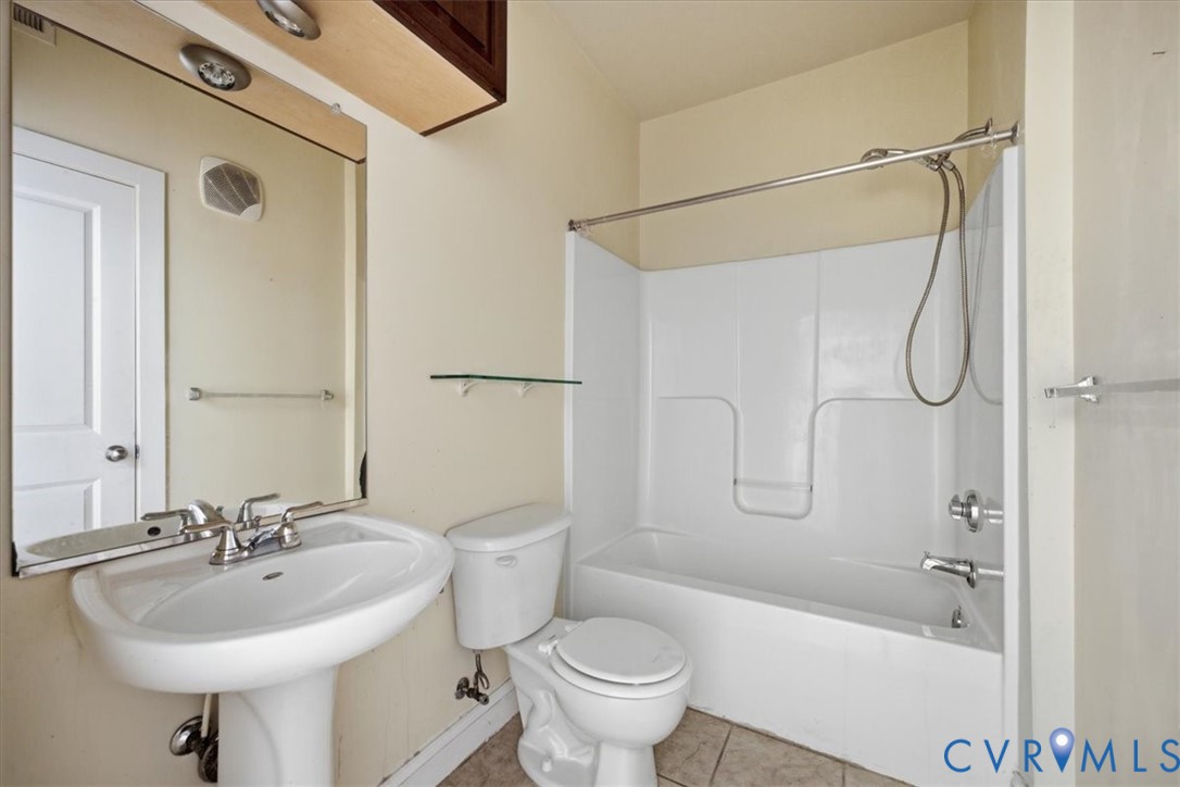 1333 W Broad St Unit#u204 Property Photo 14