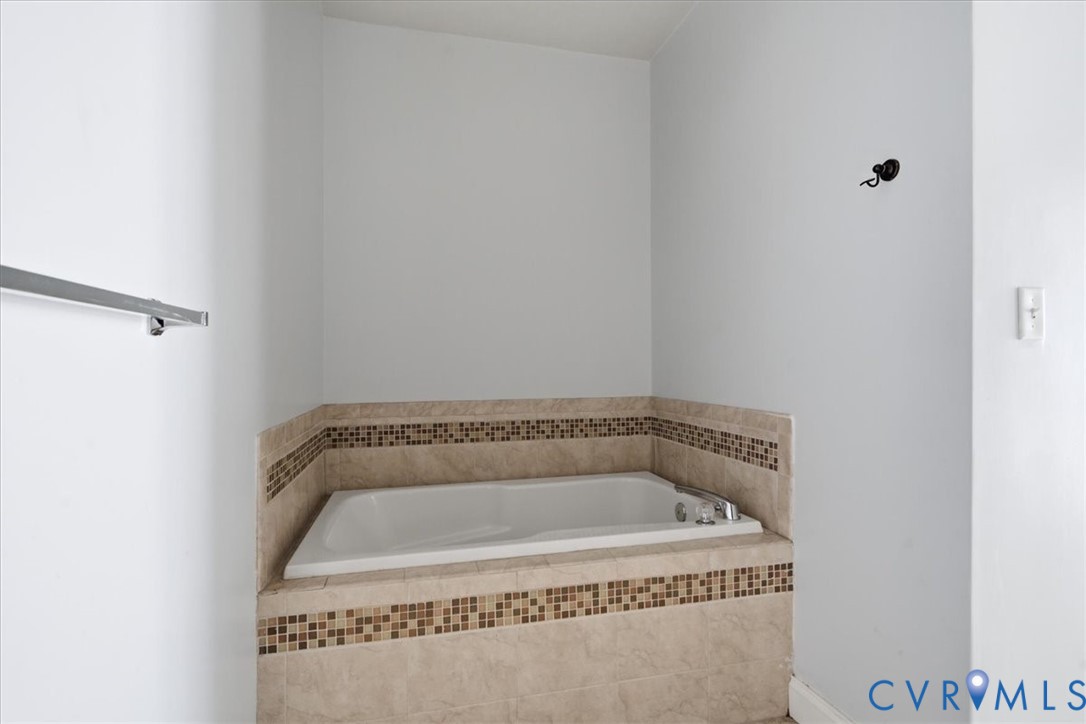 1333 W Broad St Unit#u204 Property Photo 33