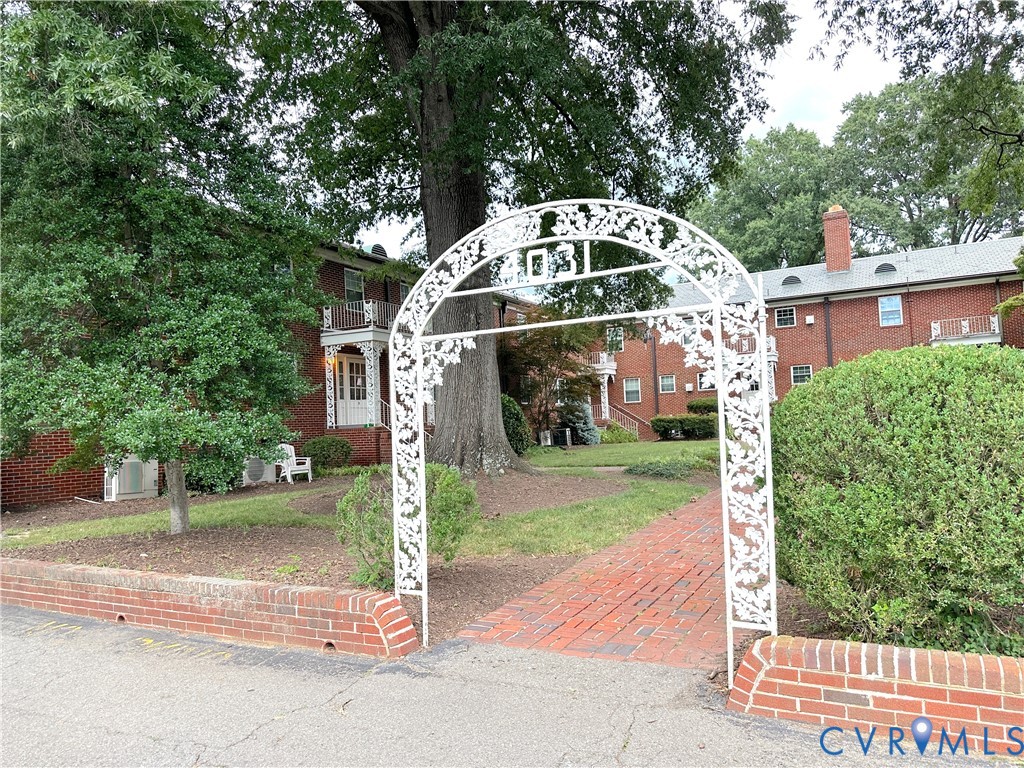 4031 Sharon Ct Unit#u24 Property Photo 1