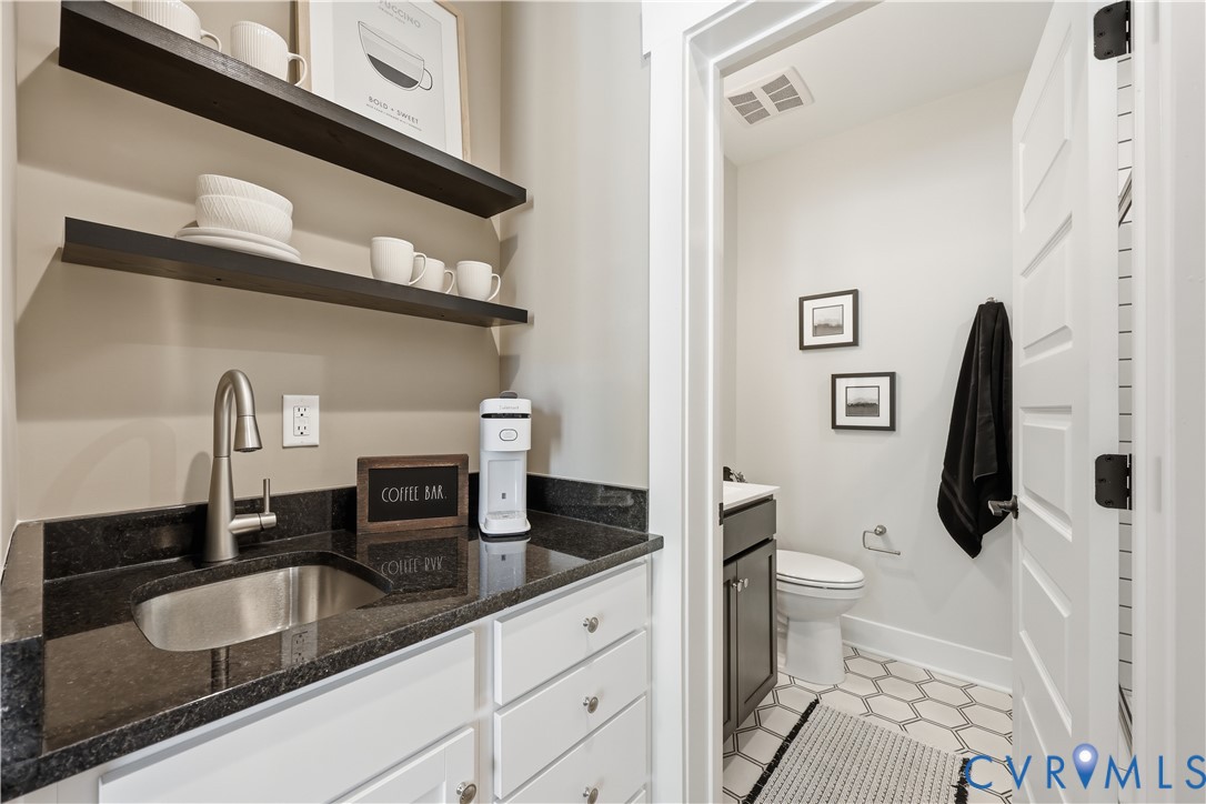 16029 Aspect Way Property Photo 9