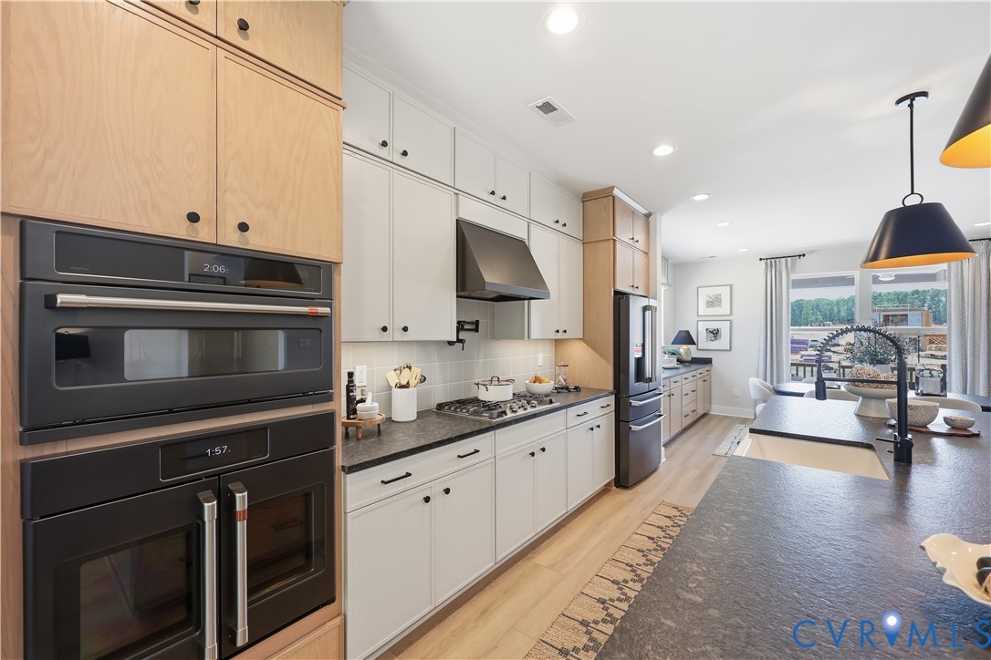 16029 Aspect Way Property Photo 17