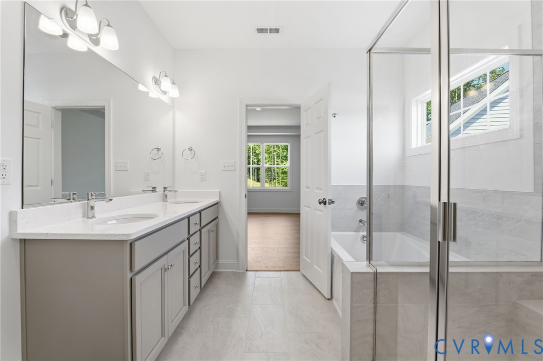12126 Pin Oak Loop Property Photo 4