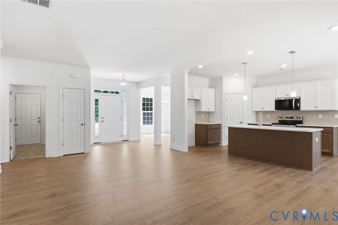 12126 Pin Oak Loop Property Photo 8